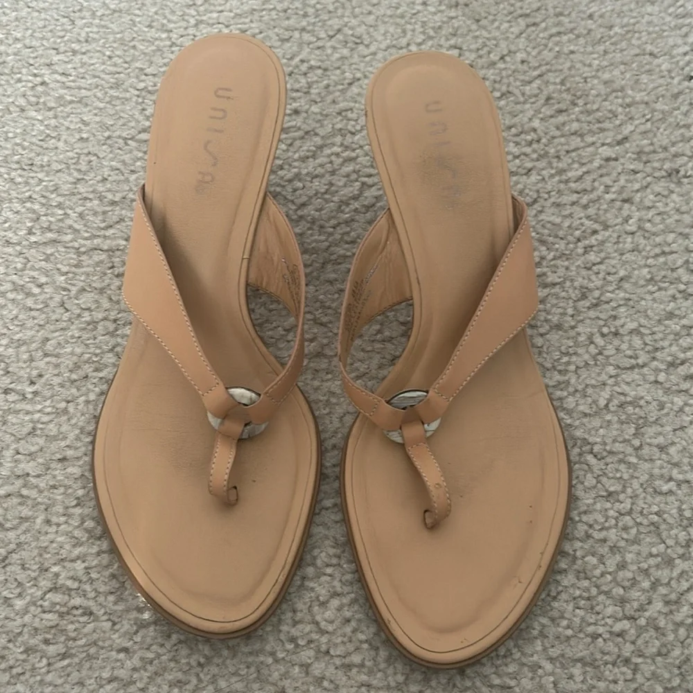 Unisa Heels - Picture 3 of 3